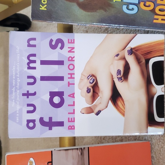 BOOKS Scholastic Books 📚 Mostly 5th Grade or Level 4 or 10 years old  (6 books) - Picture 5 of 7